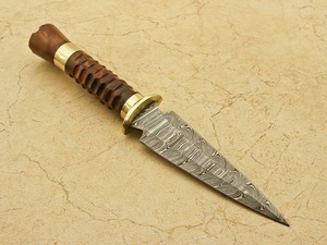 Cuchillo de Caza de Hoja Fija de Acero de Damasco OEM Personalizado, Multifuncional para Camping al Aire Libre, con Funda de Cuero, Punta de Lanza y Borde Biselado DIY - Product Image 5