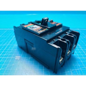 Interruptor Diferencial Fuji EG53B 30A Usado Como Está, Piezas de Equipos Semiconductores de Época - Product Image 1