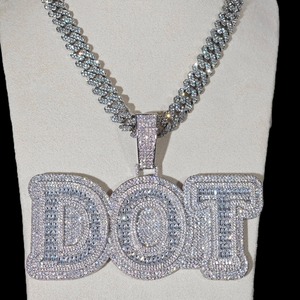 จี้เพชร VVS Clarity Brilliant Cut แบบสั่งทำพิเศษ เงินแท้ 925 ประดับตัวอักษรและตัวเลข ฝังเพชรเต็มชิ้น ดีไซน์สวยหรู พร้อมเพชร VVS Moissanite - Product Image 3