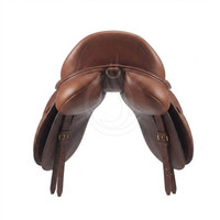 Selle de cheval classique conçue pour l'entraînement équestre professionnel, le confort et les activités d'équitation en plein air