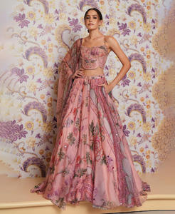 Lehenga Choli Tradicional Indio Rosa de Diseñador, Cosido a Mano, Último Modelo para Bodas y Fiestas de Verano, con Bordado, Lentejuelas y Espejos - Product Image 2