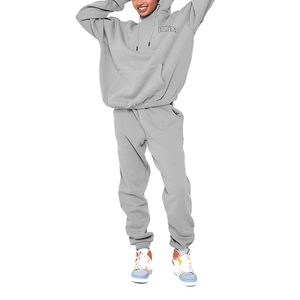 Ensemble de survêtement pour femme en coton et polyester, coupe ample, avec logo personnalisé, bandes latérales, vêtements de sport de luxe de haute qualité - Product Image 2