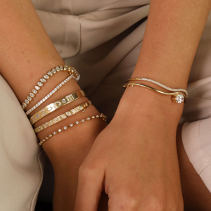 Brazalete de Oro de 10K con Diamantes Ovalados para Mujer, Joyería de Estilo Clásico - Product Image 3
