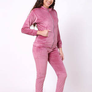 Survêtement en velours pour femme, texture riche, confortable par temps froid, style moderne inspiré du streetwear, confortable pour l'hiver - Product Image 4