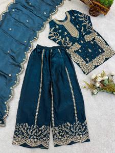 Ensemble Anarkali traditionnel brodé bleu sarcelle pour filles, tenue de mariage, coupe régulière, style indien pakistanais, longueur ras du sol, en polyester - Product Image 4