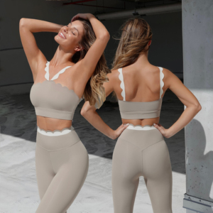 ชุดออกกำลังกายโยคะ กางเกงเลกกิ้งและสปอร์ตบราสำหรับผู้หญิง ผลิตจากผ้าสแปนเด็กซ์ไนลอนรีไซเคิลได้ ยืดหยุ่นสูง เอวสูง แห้งเร็ว ออกแบบตามสั่ง - Product Image 1