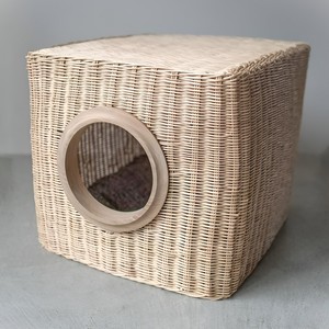 Lit pour chien de luxe, design confortable, maison tressée pour animaux de compagnie, lits pour chiots en rotin, prix abordable, maison pour animaux. - Product Image 2