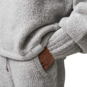 Pull décontracté en maille bouclée gris chiné à manches raglan pour homme – Doux, confortable, coupe ajustée, tendance, chaud et élégant pour l'hiver - Product Image 4