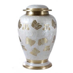 Urna Funeraria de Latón Dorado de Diseño Atractivo para Cenizas Humanas, Hecha a Mano, Adecuada para Entierro en Cementerio, Urnas Conmemorativas - Product Image 5