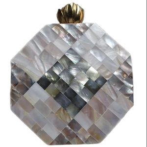 Pochettes de luxe en laiton nacre de créateur faites à la main sac à main de soirée pour la mariée mariage sac de fête exclusif pour dames - Product Image 6