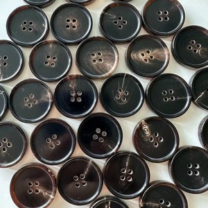 Boutons en corne de buffle polie finition naturelle, écologiques, pour vêtements et décorations de style animalier, logo personnalisé - Product Image 3