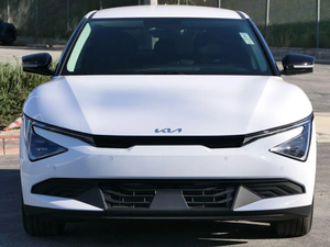 Producto TOP USADO Perfecto, Impecable, Usado 2025 K-i-a EV6 Light Long LISTO PARA USAR - Product Image 3