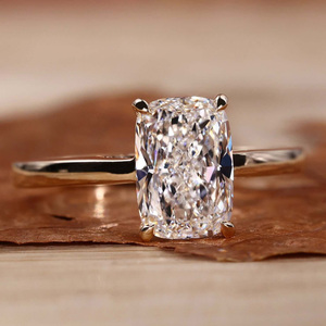Bague solitaire personnalisée en diamant de laboratoire taille coussin allongée, or 18 carats, certifiée IGI VVS, bijoux fins de fiançailles pour femme - Product Image 1