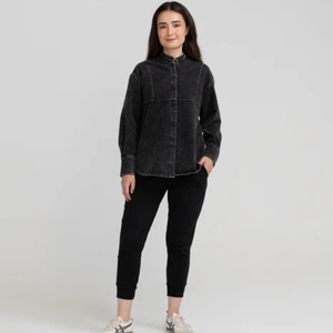 Camisa de mezclilla Nirben |   Nueva Camisa Casual Holgada de Estilo Americano Retro para Hombre y Mujer, Corte Recto, Lavada, para Otoño 2026, Unisex - Product Image 3