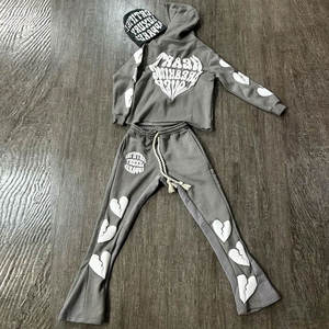 Conjuntos Deportivos de Invierno para Hombre, Hechos en Pakistán, de Color Sólido, Personalizados, con Bordado y Diseño de Serigrafía, en Poliéster/Algodón con Lavado Ácido - Product Image 1