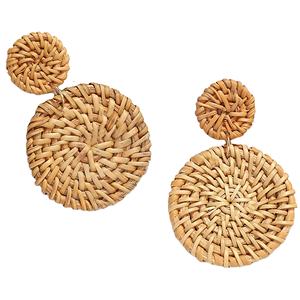 Boucles d'oreilles pendantes en rotin en résine de bois Bijoux Boho légers avec des éléments naturels et modernes et parfaits pour les filles - Product Image 4