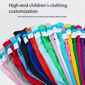 เสื้อยืดเด็ก CVC สีสันสดใส OEM CN BD แขนสั้น ชุดยูนิฟอร์มกลุ่ม รับผลิตตามแบบ OEM พร้อมสกรีนโลโก้ ชุดยูนิฟอร์มทีมโรงเรียน ขายส่ง เสื้อยืดเด็ก - Product Image 3
