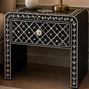 Table de chevet artisanale en os incrusté, table de nuit géométrique noire, table d'appoint cascade - Product Image 6