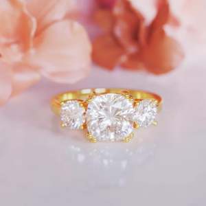 Anillo de Compromiso con Moissanita Corte Cojín, Chapado en Oro Rosa sobre Plata de Ley, Anillo Nupcial de Lujo para Boda, Aniversario o Fiesta - Product Image 1