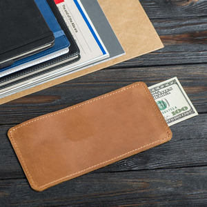 Cartera de cuero de grano completo con almacenamiento organizado de primera calidad, cremallera segura y diseño minimalista a bajo precio. - Product Image 5