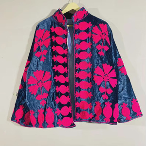 Blouson Bomber Vintage en Velours Suzani Brodé à la Main, Motif Floral Réversible, Style Bohème Court, Vêtement Ethnique Artisanal - Product Image 1
