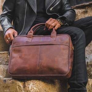 Sac pour ordinateur portable en cuir véritable Crazy Horse, style vintage classique, artisanal, écologique, durable, pour affaires, par Coral Weavers - Product Image 2