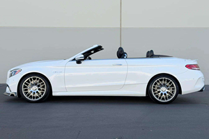 Mercedes-AMG C63 Cabriolet 2017 d'occasion en bon état, 27 000 milles, V8 biturbo, pack Premium 2, échappement AMG Performance - Product Image 2