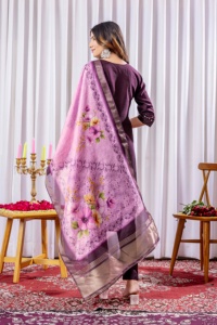 Elegante conjunto de Kurti, pantalón y dupatta de corte recto. Graciosa y moderna, eternamente clásica. - Product Image 6