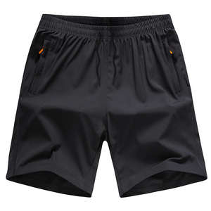 Shorts de sport d'été pour hommes en soie glacée, séchage rapide, taille élastique, coupe ample, 5 points, couleur unie, décontracté, pour la plage, vente en gros - Product Image 2