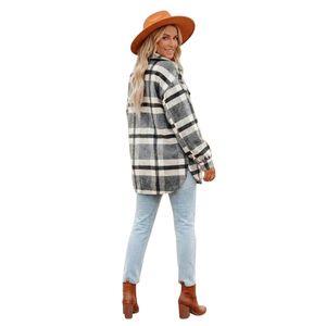 Chaqueta de punto a cuadros blanca y negra para mujer, de manga larga, con botones frontales, estilo oversize, informal, personalizada OEM - Product Image 2