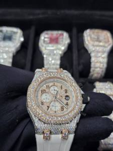 Montre personnalisée de style moderne avec lunette sertie de diamants, boîtier en métal, look luxueux haut de gamme pour homme, montre avec diamants cultivés en laboratoire - Product Image 6