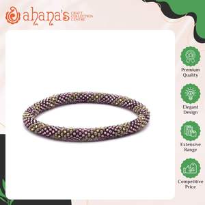 Bracelets pour femmes au design classique, de haute qualité, magnifiques, faits à la main, tendance, en crochet, avec des perles de verre, bracelets Ahana, modèle B-068 - Product Image 2