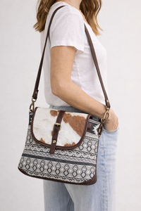 Sac bandoulière en cuir de vachette et toile fait main, motif abstrait, avec chaînes et fermeture éclair pour femme, stock disponible aux États-Unis - Product Image 6