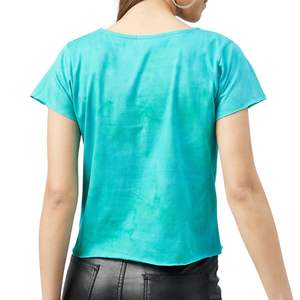 เสื้อยืดคอกว้างแขนสั้นดีไซน์ใหม่สำหรับผู้หญิง สไตล์ลำลอง จับจีบด้านหน้า ผ้าคอตตอนผสม ขายส่ง รับผลิตแบบ OEM พร้อมสกรีนโลโก้ - Product Image 5