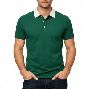 Polo verde personalizado de alta demanda para hombre, con cuello blanco en contraste, corte ajustado, manga corta, informal, de dos tonos. - Product Image 1