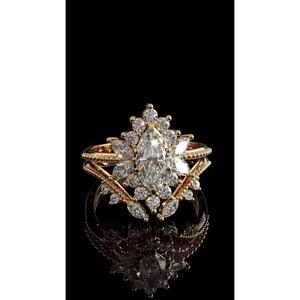 Anillo de compromiso con diamantes en tallas marquesa y redondas, de oro amarillo de 14K, diseño floral, para boda o aniversario, regalo. - Product Image 1