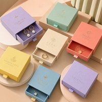 Boîte cadeau de bijoux en gros OEM, emballage tiroir personnalisé avec logo pour bagues, boucles d'oreilles, colliers – Idéal pour votre entreprise