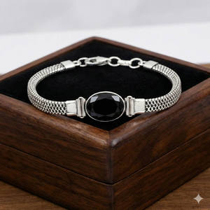 Bracelet à maillons bohèmes fait main en argent plaqué 925 Samrat Jewels pour femme, avec spinelle noire ovale ajustable sertie en clos - Product Image 1