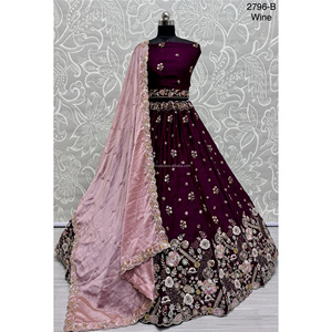 Collections de velours de vêtements de mariée indiens pour la mariée avec le travail de Zarkhan par Fabzone - Product Image 4