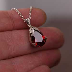Pendentif Goutte d'eau en Rubis Rouge Feuille, Pierre Naturelle, Or Vintage, Pierre de Naissance de Janvier, Bijou en Pierre Précieuse, Cadeau pour Femme, Vente en Gros Inde - Product Image 4