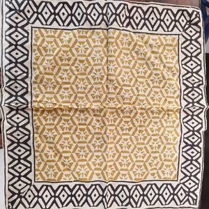 ผ้าพันคอผ้าฝ้ายทำมือลายชนเผ่าทรงสี่เหลี่ยมจาก Naaz Textile ลายพิมพ์ดอกไม้แบบวาดด้วยมือ ชุดผ้าพันคอและเนคไท เนื้อผ้านุ่มสบายผิว เหมาะสำหรับฤดูร้อน - Product Image 1