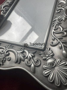 Marco de Fotos Metálico de Lujo, Elegante Adorno Decorativo de Tradebyd - Product Image 5