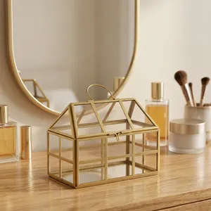 Caja de Joyería de Vidrio con Marco de Latón de Diseño Artesanal, Organizador de Almacenamiento con Tapa, Decorativa, en Forma de Cabaña, para Collares y Anillos - Product Image 1