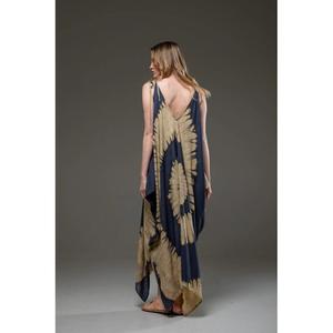 เดรสยาวผู้หญิงลายมัดย้อม ผ้าธรรมชาติรักษ์โลก ทรงหลวม คอวี แขนกุด สไตล์โบฮีเมียน สำหรับฤดูร้อนและชายหาด - Product Image 5
