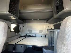 Tracteur routier diesel haute performance 6x4 avec cabine couchette pour le transport de marchandises sur long trajet, cabine diesel pour le transport de marchandises en vrac - Product Image 5