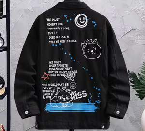 เสื้อแจ็คเก็ตยีนส์สีดำสำหรับผู้ชาย แต่งดีเทลขาดๆ พร้อมปะติดและเย็บสีสันสดใส แบบลำลองติดกระดุมด้านหน้า - Product Image 2
