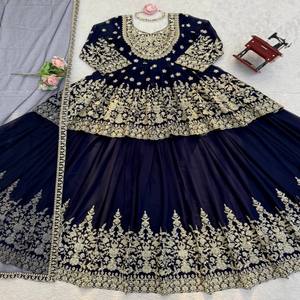 Conjunto de Lehenga VASTRA COTTAGE en Georgette con Lentejuelas y Bordados, Top de Diseñador, Lehenga y Dupatta Cosidos, para Bodas y Fiestas - Product Image 4