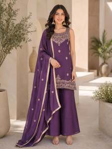 Ensemble prêt-à-porter de créateur avec haut en tissu Rangoli Crush, richement brodé et orné de sequins, pantalon Plazzo et dupatta. - Product Image 1
