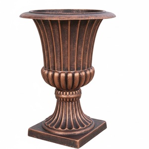 Urne de jardin classique avec base carrée pour fleurs ou plantes vertes d'extérieur, en aluminium - Product Image 2