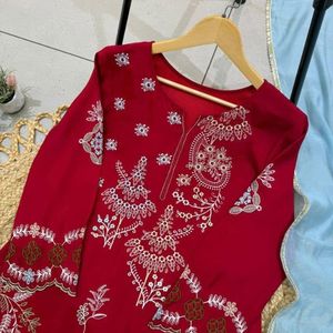 Robe Kurta Traditionnelle Indienne/Pakistanaise Rouge en Coton à Séchage Rapide, Manches Longues, Coupe Trapèze, pour Femme, Idéale pour Tenue Quotidienne, Fêtes, Mariages et Diwali - Product Image 3